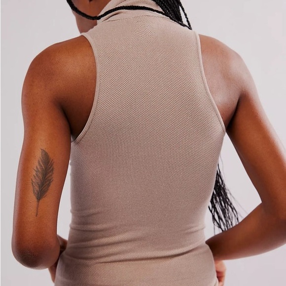 NWT - FREE PEOPLE Seamless ALWAYS READY Turtleneck Tank Top XS/S - Picture 2 of 8